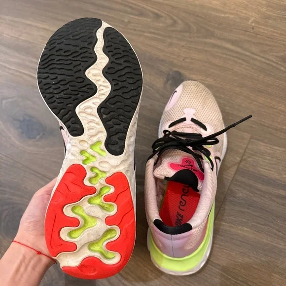 Nike Renew Running Shoes Sneakers for Women Size US 6.5 Pink Foam - Picture 16 of 17